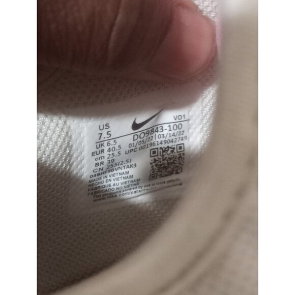 Men's Nike LeBron Witness 6 TB White Black Size 7.5 DO9843-100 2022 - Picture 2 of 16